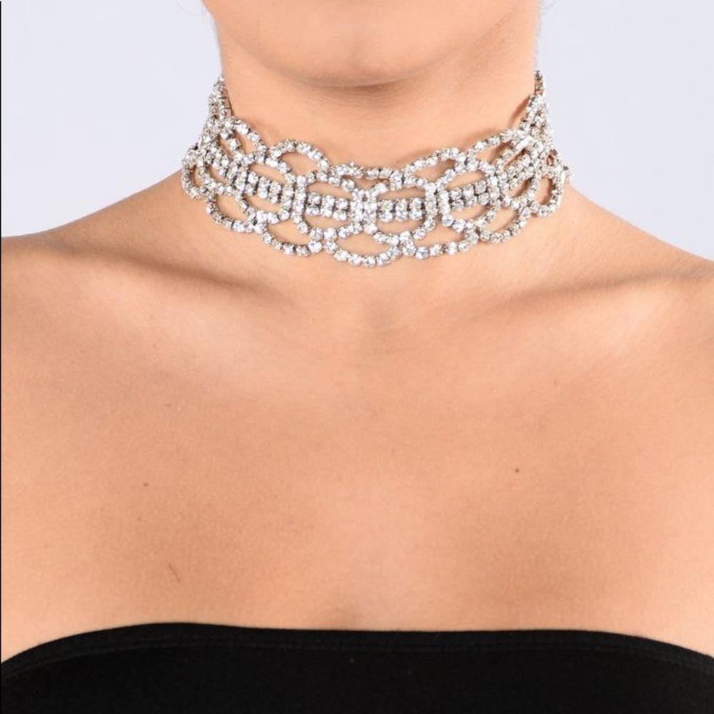 Floral diamond chocker💎